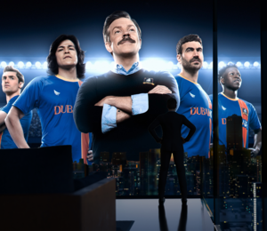 Critique Ted Lasso : la bienveillance en pleine lucarne !